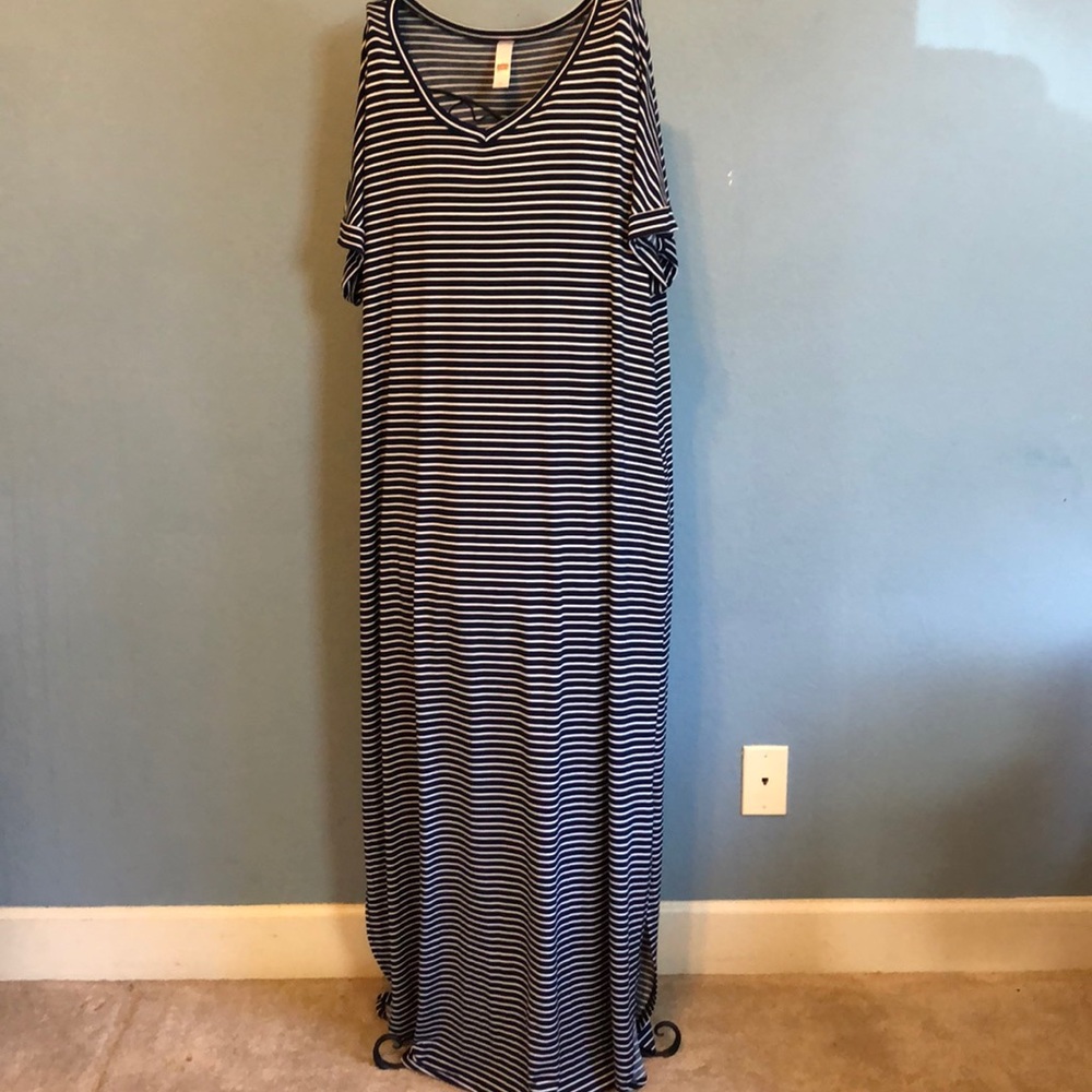 Jules & James dress with pockets!